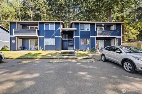 2076 E 56th St, Tacoma, WA 98404