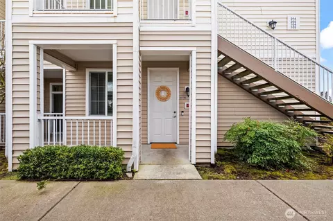 10016 186th Pl E #104, Puyallup, WA 98375