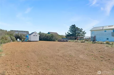 427 N Portal Loop SW, Ocean Shores, WA 98569