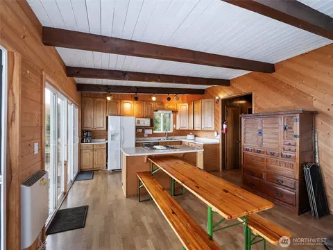 Kitchen - 26 E Port Gardner Dr, Everett, WA 98206 photo 3 of 3