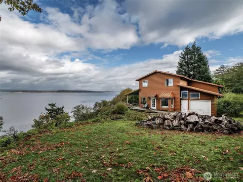 Exterior - 26 E Port Gardner Dr, Everett, WA 98206 photo 6 of 7