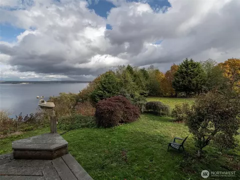 Exterior - 26 E Port Gardner Dr, Everett, WA 98206 photo 7 of 7