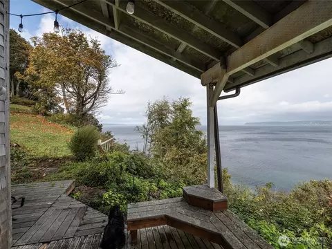 Exterior - 26 E Port Gardner Dr, Everett, WA 98206 photo 2 of 7