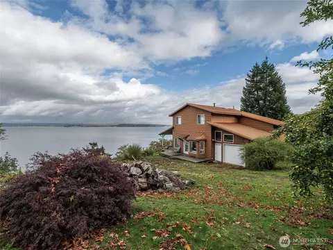 Exterior - 26 E Port Gardner Dr, Everett, WA 98206 photo 5 of 7