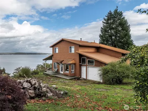 26 E Port Garden Dr, Everett, WA 98206