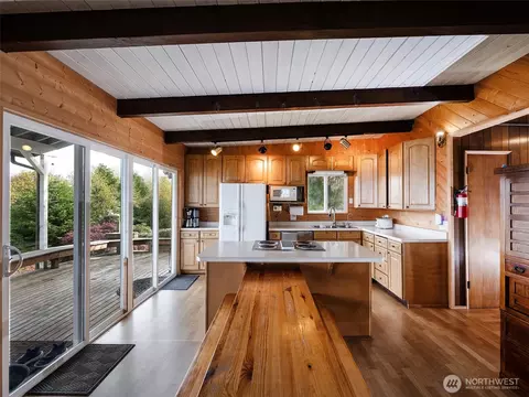 Kitchen - 26 E Port Gardner Dr, Everett, WA 98206 photo 2 of 3