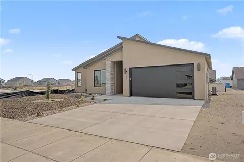 4307 W Surf Scoter St, Moses Lake, WA 98837
