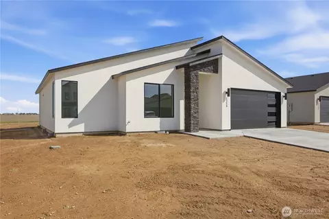 4307 W Surf Scoter St, Moses Lake, WA 98837