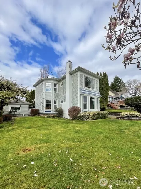 1510 W Water St, South Bend, WA 98586