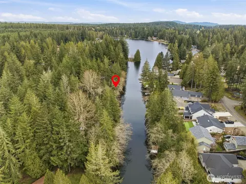 110 E Westlake Way, Allyn, WA 98524