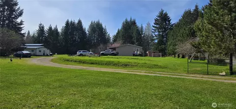 123 Barton Rd, Rochester, WA 98579