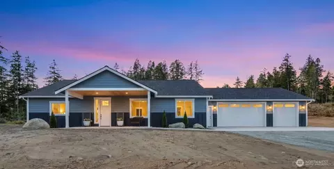 1676 Pedersen Farm Ln, Oak Harbor, WA 98277