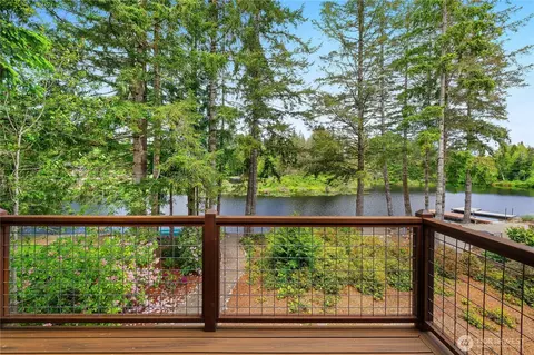 1051 E Ballantrae Dr, Shelton, WA 98584