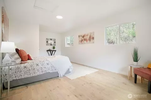 Bedroom - 515 E Pine St, Centralia, WA 98531 photo 2 of 11