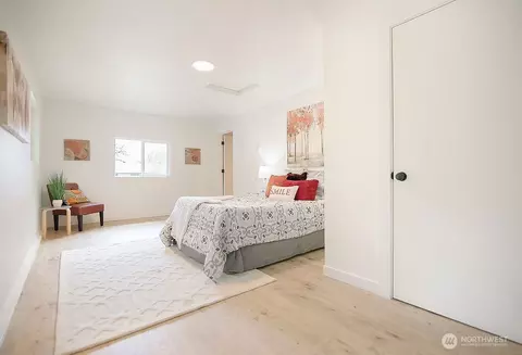 Bedroom - 515 E Pine St, Centralia, WA 98531 photo 3 of 11