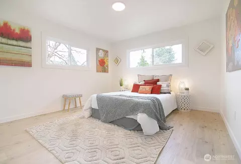 Bedroom - 515 E Pine St, Centralia, WA 98531 photo 4 of 11