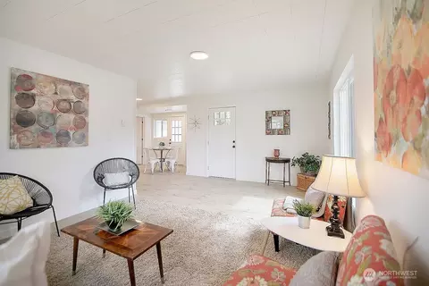 Living - 515 E Pine St, Centralia, WA 98531 photo 3 of 4