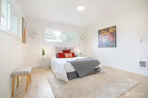 Bedroom - 515 E Pine St, Centralia, WA 98531 photo 5 of 11