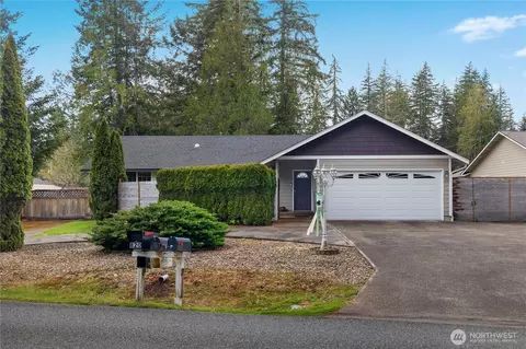 831 E Saint Andrews Dr, Shelton, WA 98584