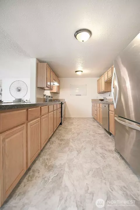 Kitchen - 1925 28th, Longview, WA 98632 photo 2 of 4