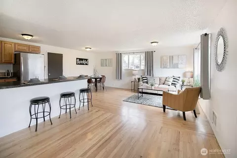 Living - 1925 28th, Longview, WA 98632 photo 4 of 4