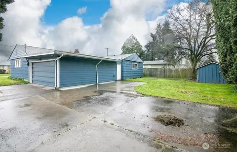 Exterior - 1925 28th, Longview, WA 98632 photo 3 of 4
