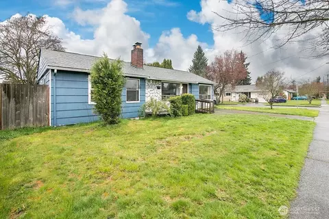 Exterior - 1925 28th, Longview, WA 98632 photo 2 of 4