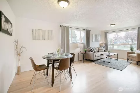 Dining - 1925 28th, Longview, WA 98632 photo 1 of 3