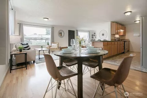 Dining - 1925 28th, Longview, WA 98632 photo 2 of 3