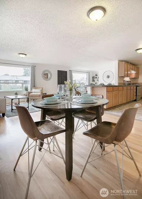 Dining - 1925 28th, Longview, WA 98632 photo 3 of 3