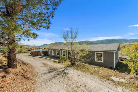 1053 S Perry Ave, East Wenatchee, WA 98802