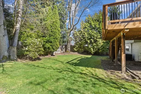 Exterior - 4629 128th Pl SE, Everett, WA 98208 photo 6 of 7