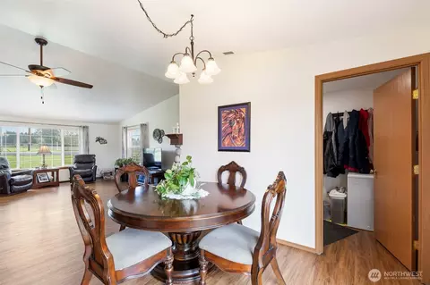 Dining - 689 Rhoades Rd, Winlock, WA 98596 photo 1 of 1