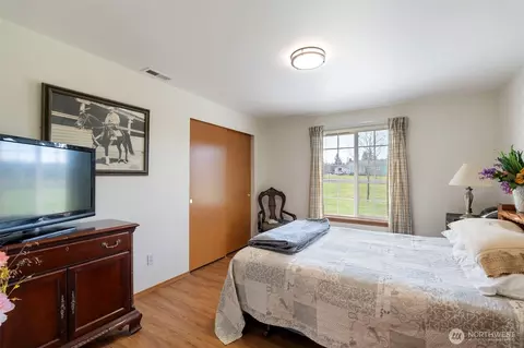 Bedroom - 689 Rhoades Rd, Winlock, WA 98596 photo 1 of 5