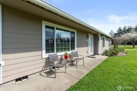 Exterior - 689 Rhoades Rd, Winlock, WA 98596 photo 7 of 17