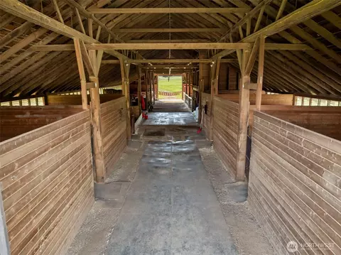 Entry Way - 689 Rhoades Rd, Winlock, WA 98596 photo 1 of 1