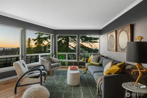 550 Elm Way #301, Edmonds, WA 98020