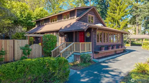 4104 Mitchell Dr, Anacortes, WA 98221