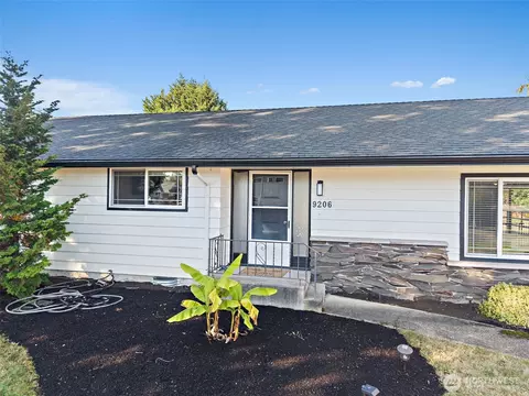 Exterior - 9206 31st Ave SE, Everett, WA 98208 photo 4 of 7