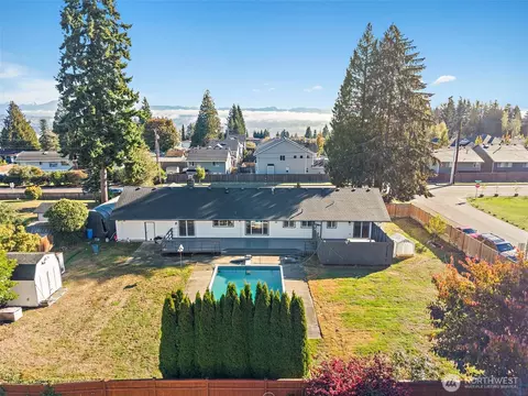 View/Area - 9206 31st Ave SE, Everett, WA 98208 photo 2 of 5