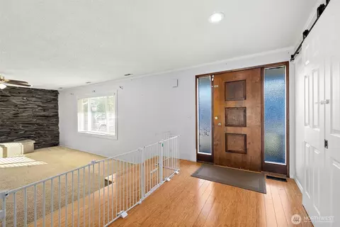 Entry Way - 9206 31st Ave SE, Everett, WA 98208 photo 1 of 1