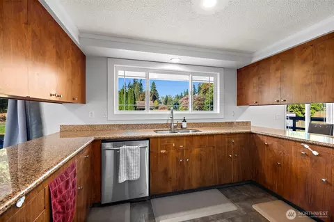 Kitchen - 9206 31st Ave SE, Everett, WA 98208 photo 2 of 5