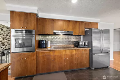 Kitchen - 9206 31st Ave SE, Everett, WA 98208 photo 4 of 5