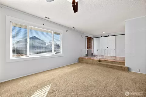 Living - 9206 31st Ave SE, Everett, WA 98208 photo 2 of 9