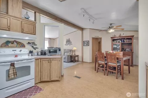 1507 286 St E, Roy, WA 98580 photo 9