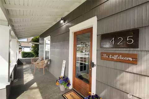 Exterior - 425 Valley Ave E, Sumner, WA 98390 photo 4 of 10