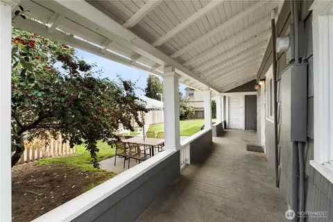 Exterior - 425 Valley Ave E, Sumner, WA 98390 photo 5 of 10