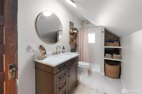 Bath - 425 Valley Ave E, Sumner, WA 98390 photo 2 of 3