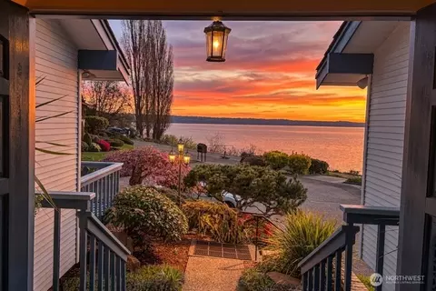 21550 1st Ct S, Normandy Park, WA 98198