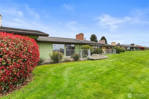 1301 S 3rd Ave #4B, Sequim, WA 98382